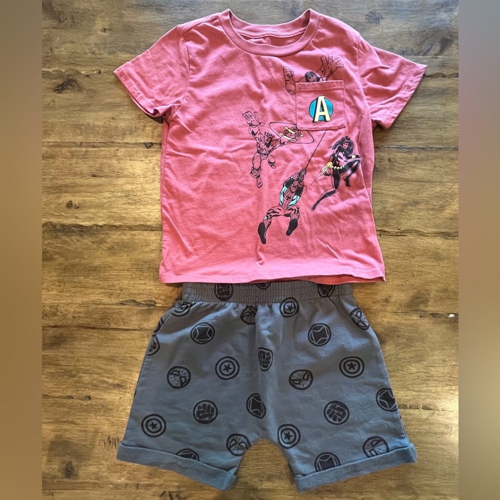 Marvel Avengers matching tshirt and shorts set size 5t
